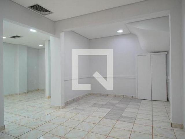 Casa à Venda Rio Branco, 6 Quartos, 280 m² Porto Alegre