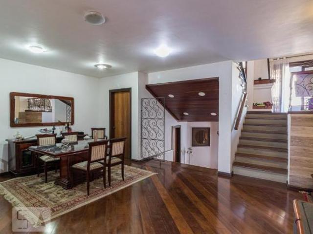 Casa à Venda Rio Branco, 3 Quartos, 252 m² Porto Alegre