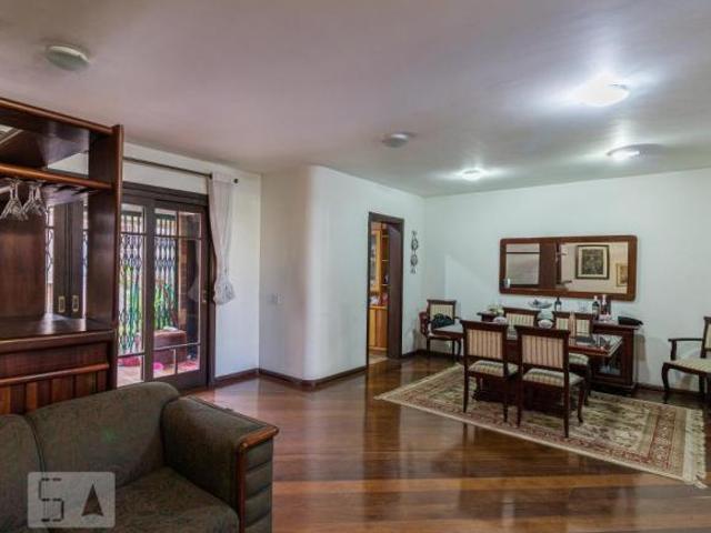 Casa à Venda Rio Branco, 3 Quartos, 252 m² Porto Alegre