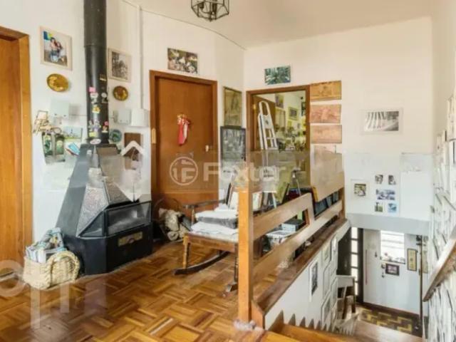 Casa à venda Rua Santos Neto, Petrópolis Porto Alegre