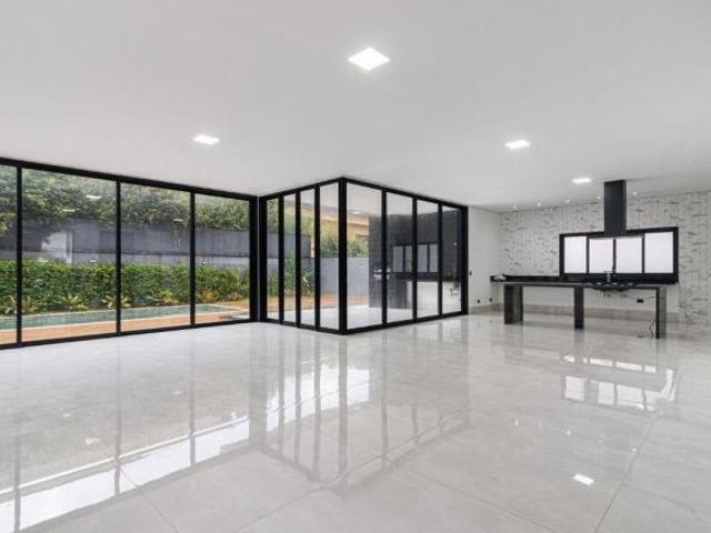 CASA A VENDA TAMBORE 11 EM ALPHAVILLE
