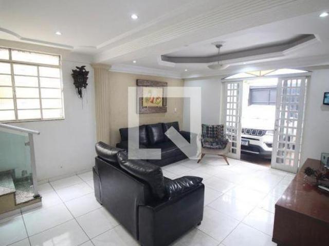 Casa à Venda Teixeira Dias, 4 Quartos, 314 m² Belo Horizonte