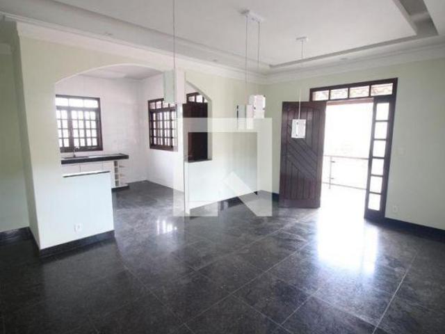 Casa à Venda Teixeira Dias, 6 Quartos, 450 m² Belo Horizonte