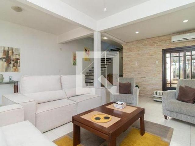 Casa à Venda Teresópolis, 5 Quartos, 284 m² Porto Alegre