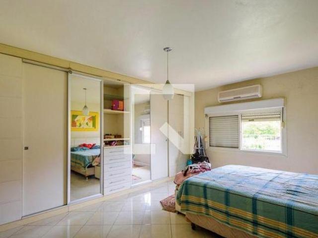 Casa à Venda Teresópolis, 5 Quartos, 200 m² Porto Alegre