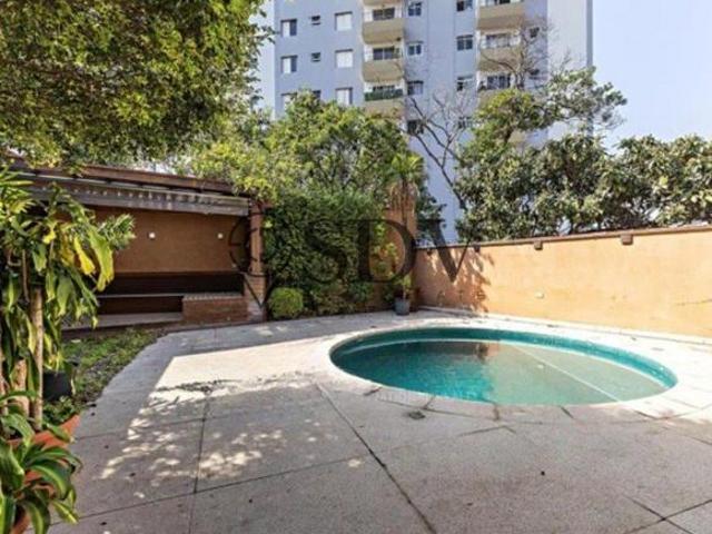 Casa à venda | terreno 375m² construída 420m² | 4 quartos 3 suítes | 2 vagas cobertas tomada