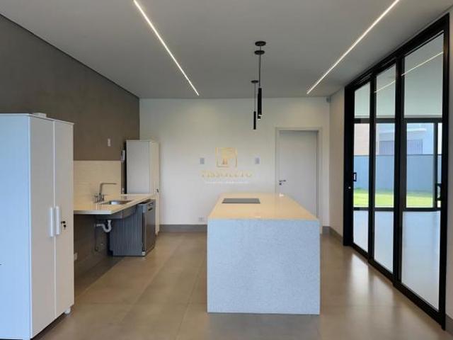 Casa a venda, Terreno de 725m² e Frente para Área Preservada no Ninho Verde II