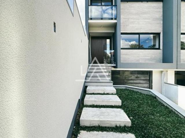 CASA A VENDA, TRES SUÍTES, PISCINA, GARAGEM, PAISAGISMO, LUCAS ARAUJO RS