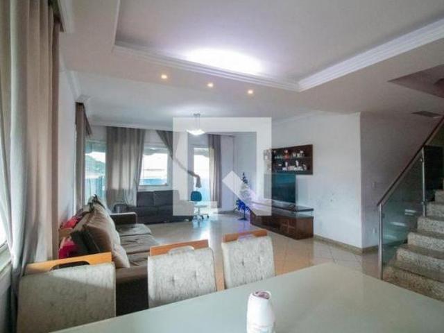 Casa à Venda Tropical, 3 Quartos, 370 m² Contagem
