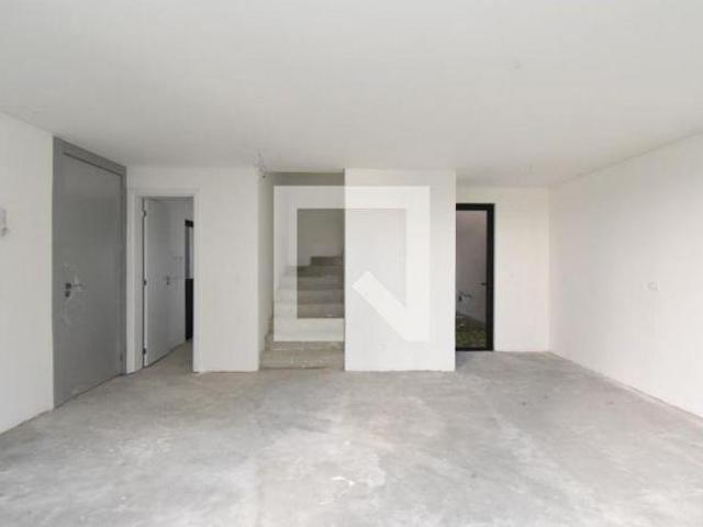 Casa à Venda Uberaba, 3 Quartos, 136 m² Curitiba