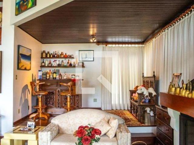 Casa à Venda Vila Assunção, 3 Quartos, 726 m² Porto Alegre
