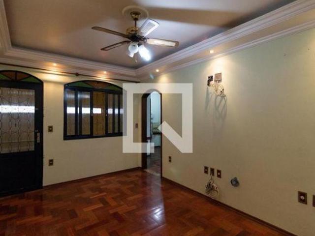 Casa à Venda Vila Carrão, 4 Quartos, 400 m² São Paulo
