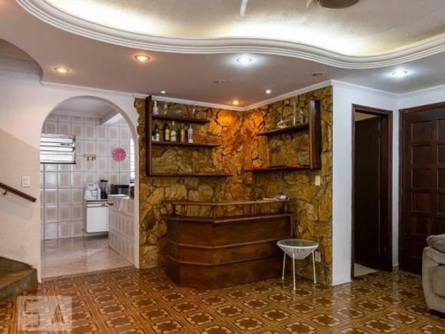 Casa à Venda Vila das Mercês, 3 Quartos, 220 m² São Paulo