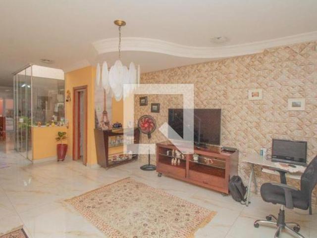 Casa à Venda Vila Ema, 2 Quartos, 240 m2