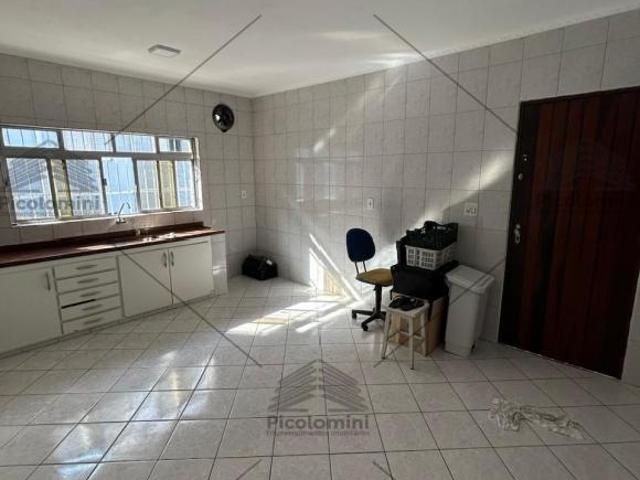Casa à venda Vila Industrial, 2 quartos, 1 suíte, sala ampla, 2 cozinhas, 2 lavanderias, 2 banheiros