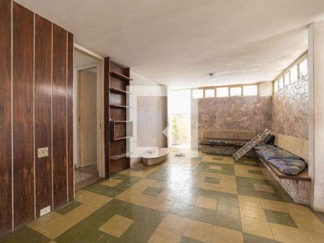 Casa à Venda Vila Ré, 2 Quartos, 250 m2