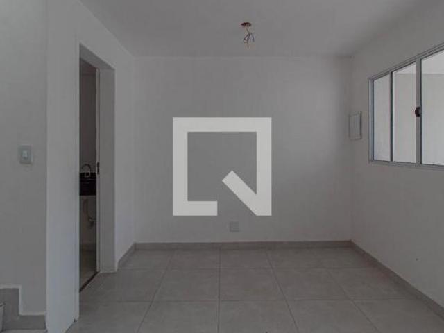 Casa à Venda Vila Ré, 2 Quartos, 70 m² São Paulo