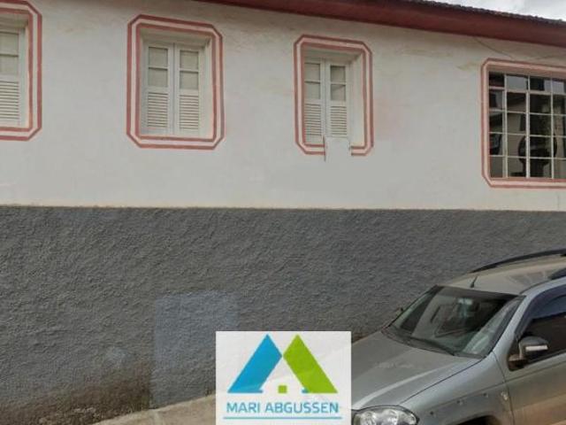 CASA ACONCHEGANTE, 02 SALAS, 04 QUARTOS, VARANDA, COZINHAS, JARDIM OPORTUNIDADE ÚNICA EM BOCAINA D