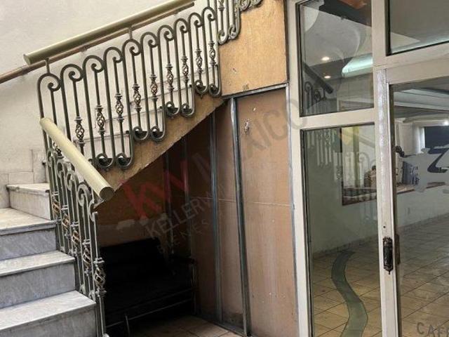 Casa acondicionada para comercio en Av. Adolfo López Mateos, Nezahualcóyotl