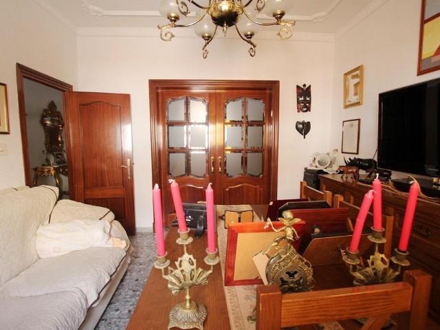 CASA ADAPTADA EN ZONA ESTE