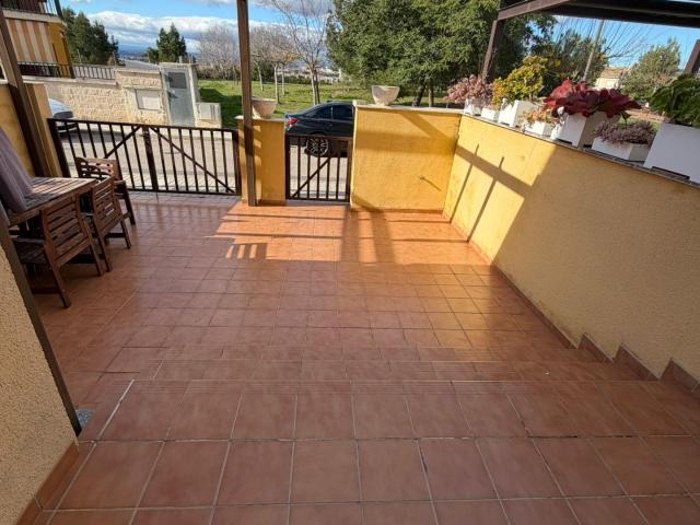 Casa Adosado Solo para Empresas o Autónomos