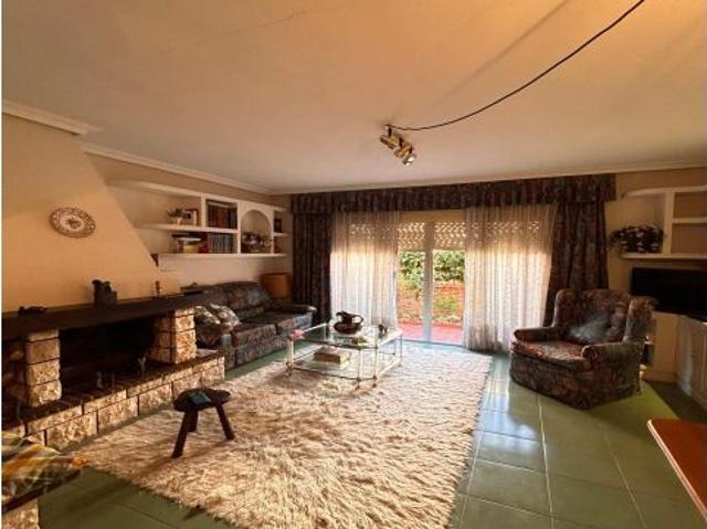 CASA ADOSADA 3 HABITACIONES. CALABAZANOS, VILLAMURIEL DE CERRATO