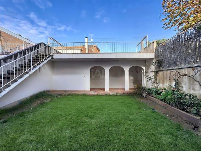 Casa adosada 7 dormitorios 200 m2 224m² El Masnou