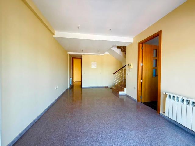 Casa adosada 4 dormitorios 162 m2 162m² Castelló de Rugat