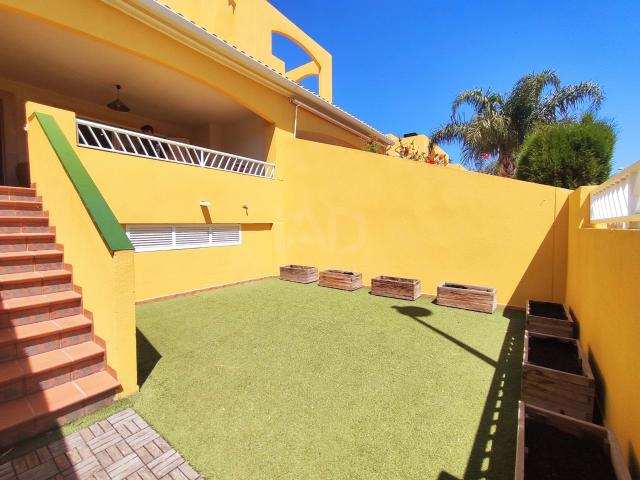 Casa adosada 4 dormitorios 167 m2