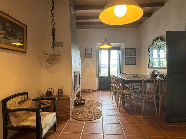Casa adosada 5 dormitorios 480 m2