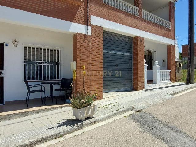 Casa adosada con inquilino y rentabilidad desde el primer día junto al Parque del Foix