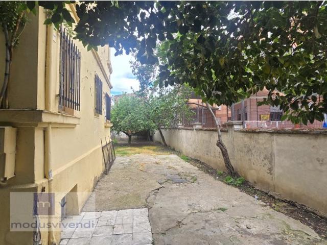 CASA ADOSADA CON JARDIN EN PINILLA