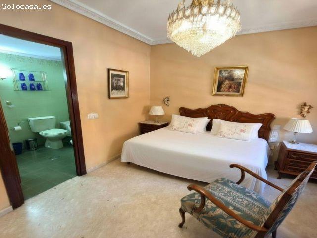 CASA ADOSADA CON PISCINA COMUNITARIA