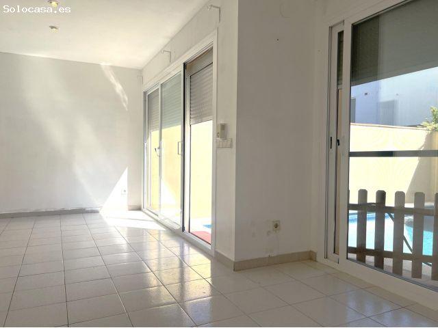 Casa adosada con piscina privada en Sant Pere Pescador