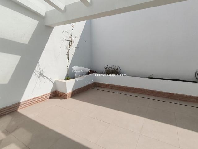 Casa Adosada A Estrenar De 3 Habitaciones Y 2 Baños Con Ampl. 3m² Alicante