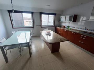 Villa en alquiler en Orense