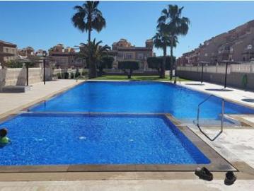 Villa en alquiler en Baix Vinalopó - Jardín