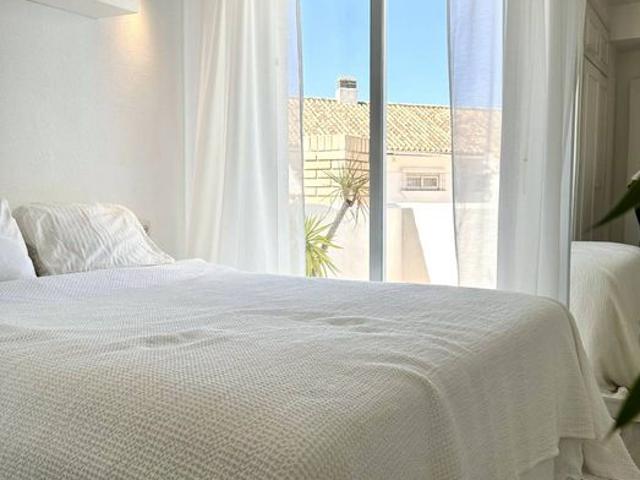 Casa adosada de 115 m2 en alquiler Nueva Andalucia, Andalucía