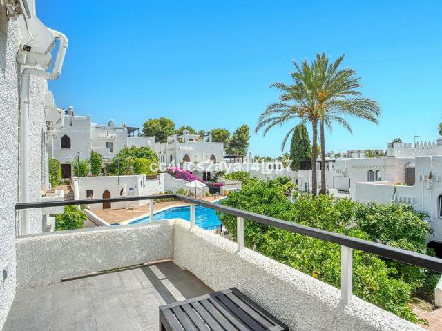 Casa adosada de 110 m2 en venta Nueva Andalucia, España
