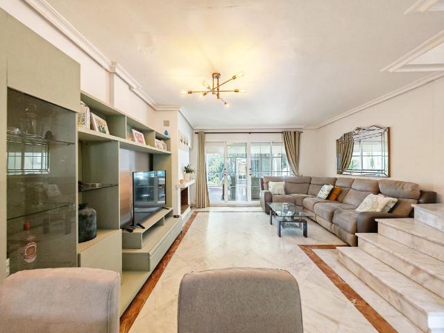 Casa adosada de 130 m2 en venta Cabopino, España