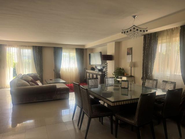 Casa adosada de 162 m2 en venta Estepona, Andalucía