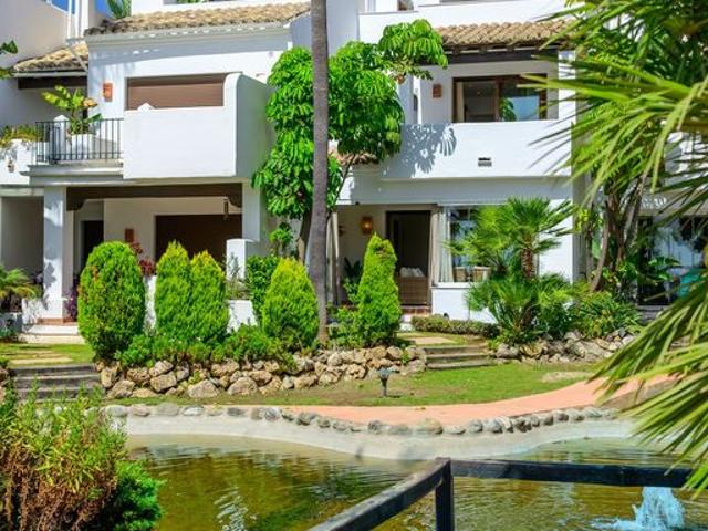 Casa adosada de 196 m2 en venta El Paraíso, España