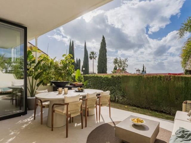 Casa adosada de 215 m2 en venta Nueva Andalucia, España