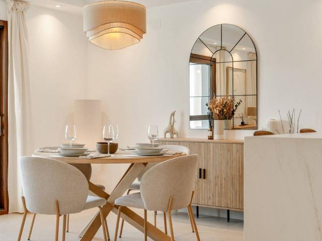 Casa adosada de 210 m2 en venta Estepona, Andalucía
