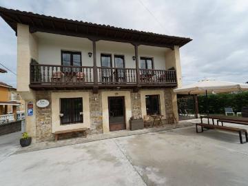Casa adosada de 282 m2 en venta Santillana, Cantabria