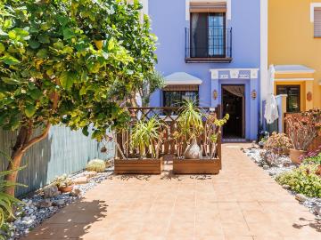Casa adosada de 2 dormitorios y 2 baños en Señorío de Roda 67m² Roda