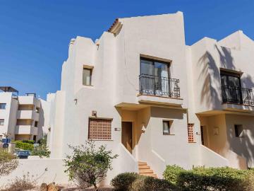 Casa adosada de 2 dormitorios y 2 baños, Fase 1 del Roda Gol. 75m² Roda