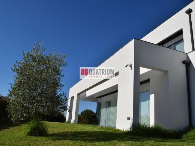 Casa adosada de alto standing 425 en venta, Teo, Galicia