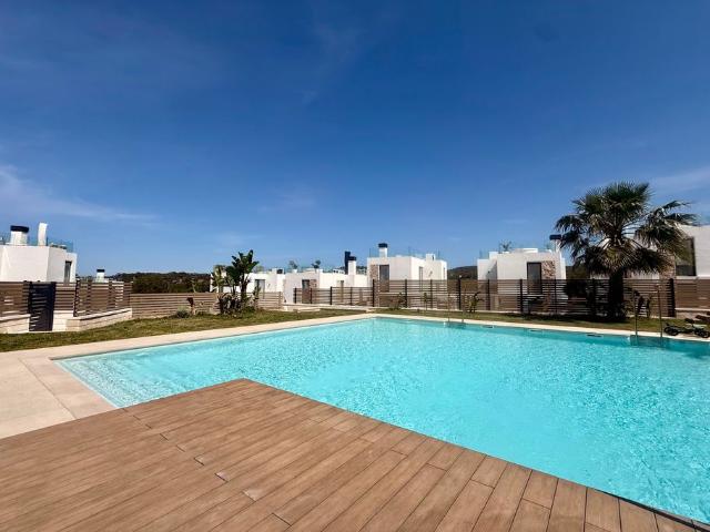 Casa adosada de alto standing en venta Cala Tarida, España