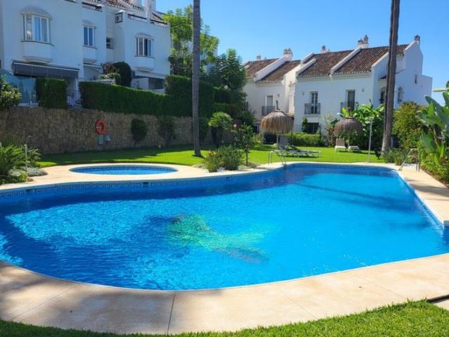Casa adosada de alto standing 100 en venta, The Golden Mile, Marbella, Andalucía